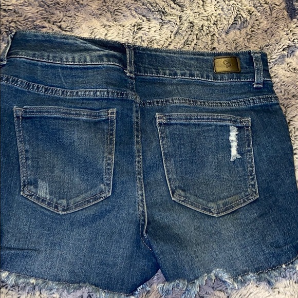 Shorts - Picture 2 of 3